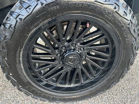 Used 2025 Chevrolet Silverado 2500 Custom image 21