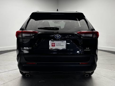 Used 2024 Toyota RAV4 LE AWD/4WD image 35