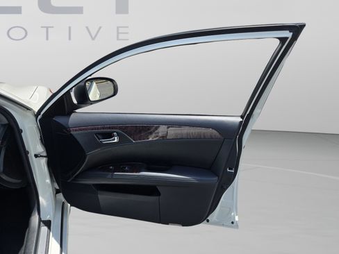 Used 2011 Toyota Avalon Limited FWD image 15