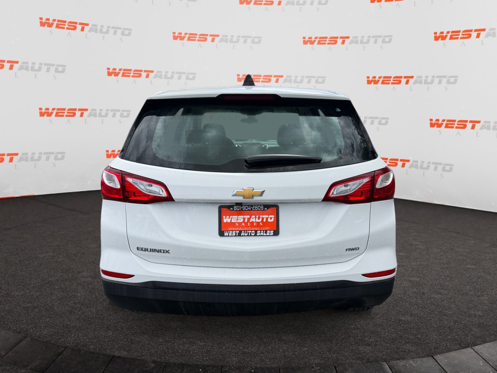 Used 2020 Chevrolet Equinox LS w/ LPO, Floor Liner Package AWD/4WD image 4
