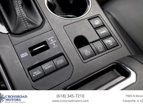 Used 2023 Toyota Highlander XLE AWD/4WD image 50