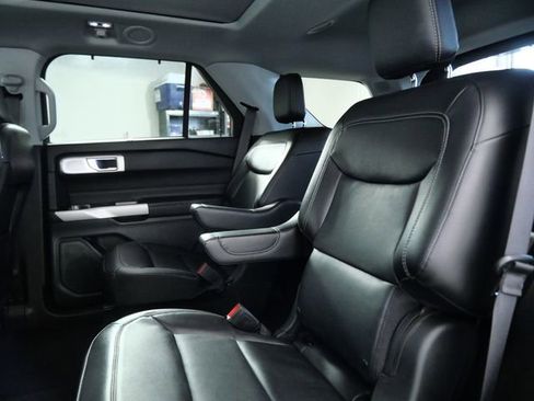 Certified 2023 Ford Explorer Limited w/ Limited Technology Package AWD/4WD image 14