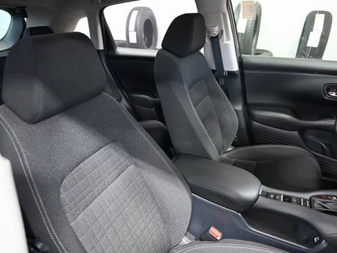 Used 2023 Honda HR-V LX image 9
