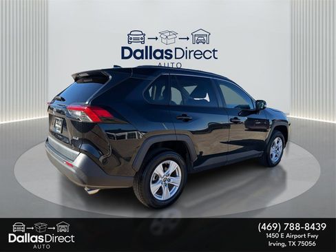 Used 2021 Toyota RAV4 XLE image 6