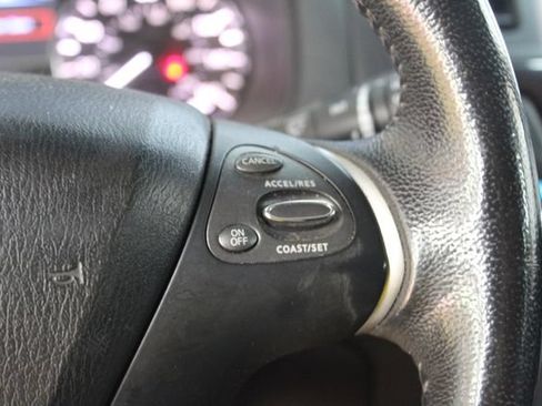 Used 2014 Nissan Pathfinder Platinum AWD/4WD image 17