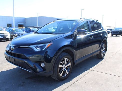 Used 2018 Toyota RAV4 XLE image 3
