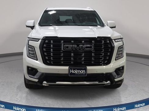Used 2025 GMC Yukon Denali Ultimate AWD/4WD image 3