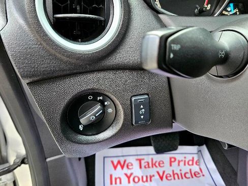 Used 2016 Ford Fiesta Titanium image 27