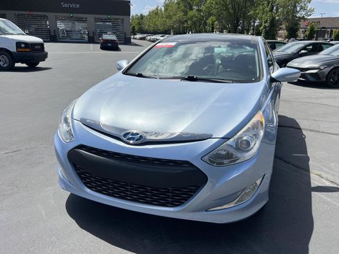 Used 2012 Hyundai Sonata SEL w/ Ultimate Pkg FWD image 2