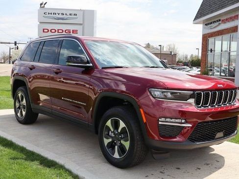 New 2025 Jeep Grand Cherokee Limited 4xe image 2
