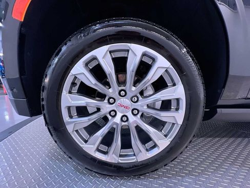 Used 2023 GMC Yukon Denali w/ Denali Reserve Package AWD/4WD image 10