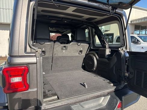 Used 2020 Jeep Wrangler Unlimited Sahara AWD/4WD image 16