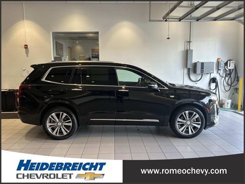 Certified 2020 Cadillac XT6 Premium Luxury AWD/4WD image 2