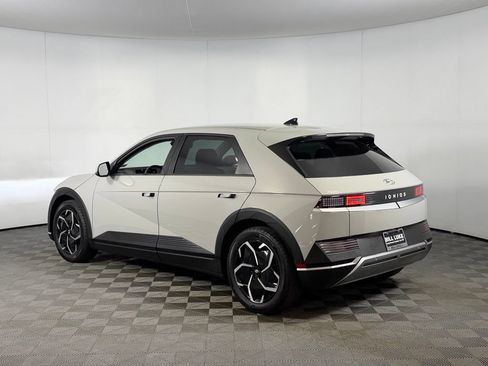 Used 2024 Hyundai Ioniq 5 SEL RWD image 9