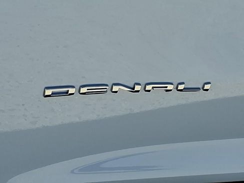 New 2026 GMC Acadia Denali Ultimate AWD/4WD image 10