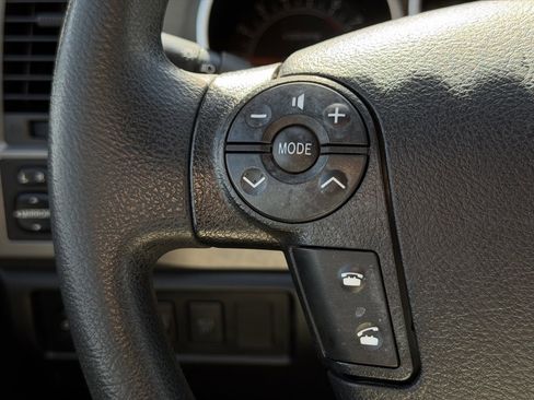 Used 2011 Toyota Tundra 4x4 Double Cab w/ SR5 Pkg image 24