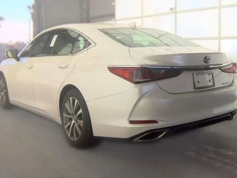 Used 2020 Lexus ES 350 w/ Premium Package FWD image 3