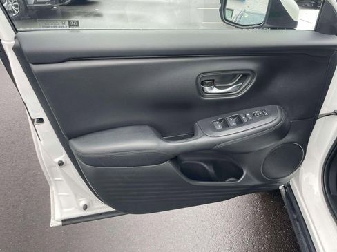 Certified 2025 Honda HR-V LX image 15