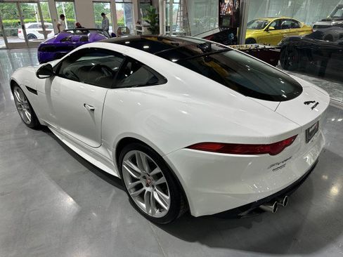 Used 2016 Jaguar F-TYPE R AWD/4WD image 22