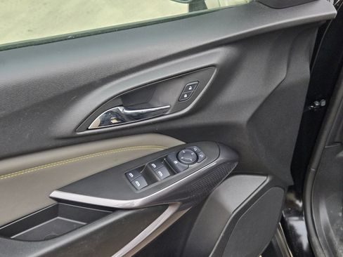 Certified 2025 Chevrolet Trax ACTIV image 12