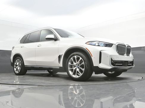Certified 2024 BMW X5 xDrive40i w/ Premium Package AWD/4WD image 48