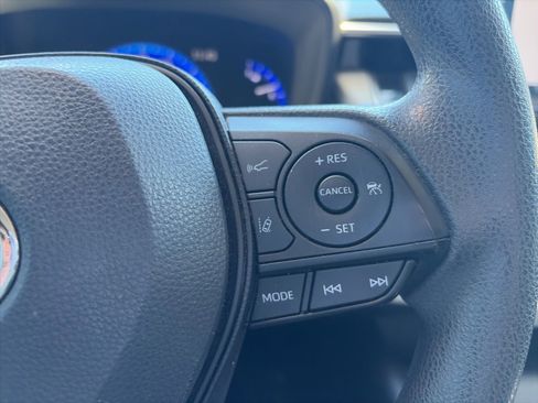 Used 2020 Toyota Corolla LE FWD image 16