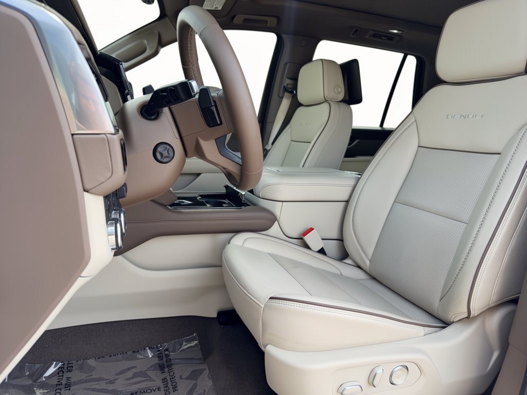 Used 2025 GMC Yukon Denali w/ Denali Reserve Package AWD/4WD image 5