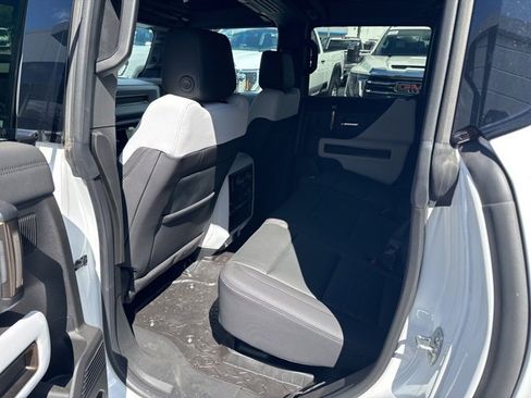 New 2024 GMC Hummer EV 2X w/ Extreme Off-Road Package image 13