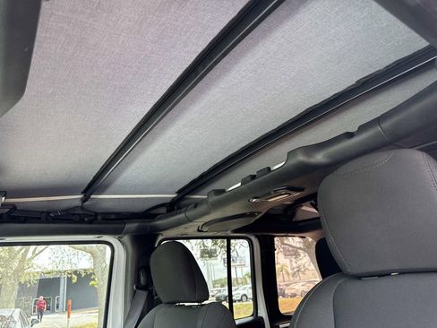 Used 2021 Jeep Wrangler Unlimited Sport image 31