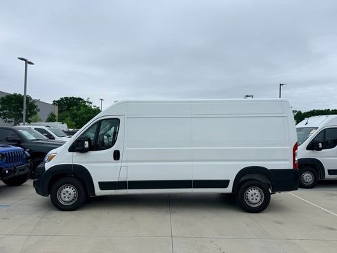Used 2026 RAM ProMaster 2500 w/ Convenience Group FWD image 1