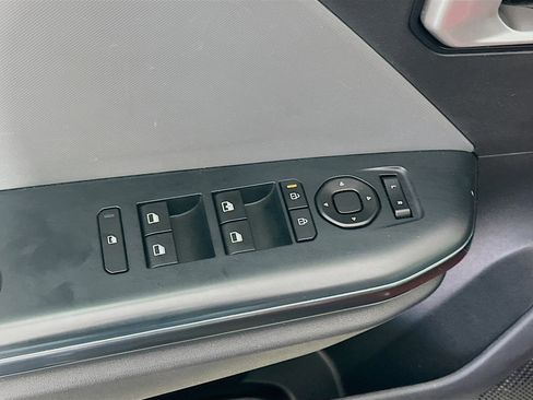 Used 2025 Kia K4 LXS image 15
