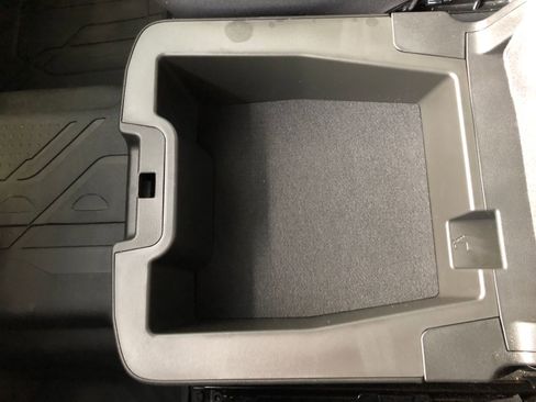 Used 2025 Chevrolet Silverado 1500 LT image 23