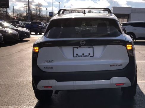 New 2026 Nissan Kicks SR w/ Cold Weather Package image 7