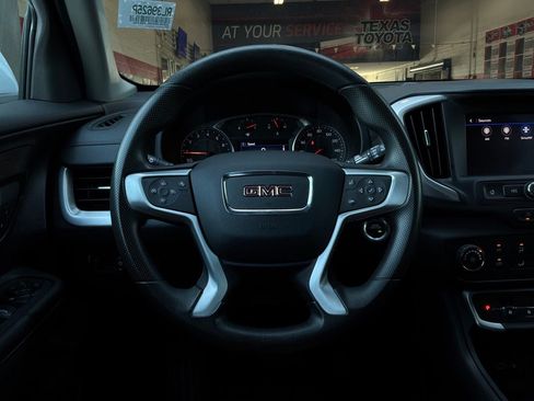 Used 2024 GMC Terrain SLE FWD image 31