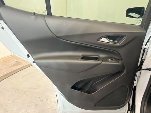 Used 2019 Chevrolet Equinox LT FWD image 19