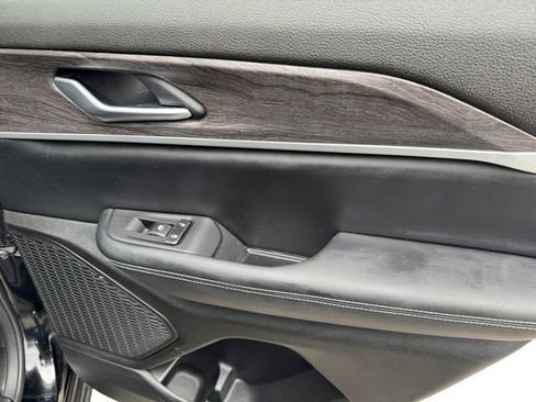 Used 2023 Jeep Grand Cherokee Limited w/ Black Appearance Package image 19