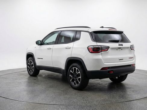 Used 2025 Jeep Compass Trailhawk AWD/4WD image 6