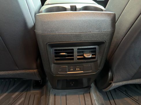 Used 2024 Chevrolet Colorado Z71 w/ Safety Package AWD/4WD image 34