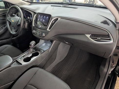 Used 2022 Chevrolet Malibu RS image 19