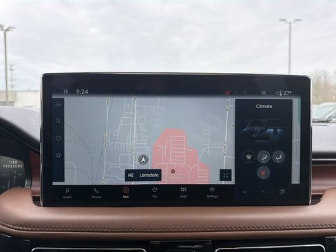 Certified 2022 Lincoln Nautilus Reserve w/ Luxury Package image 24