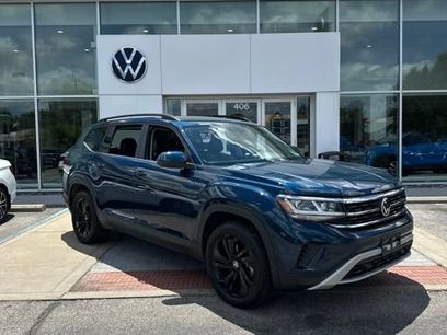 Used 2023 Volkswagen Atlas SE w/ Panoramic Sunroof Package