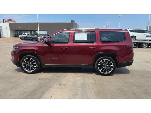 Used 2022 Jeep Wagoneer Series III w/ Premium Group I RWD image 5