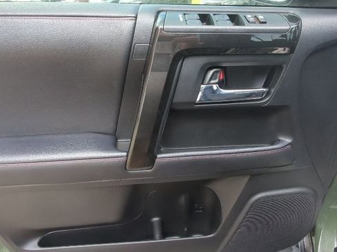 Used 2022 Toyota 4Runner TRD Off-Road AWD/4WD image 12