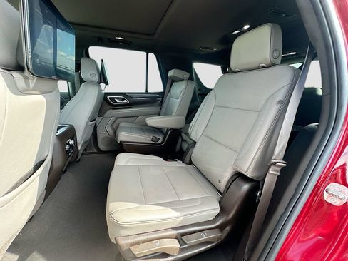 Used 2021 GMC Yukon SLT w/ SLT Premium Package RWD image 26
