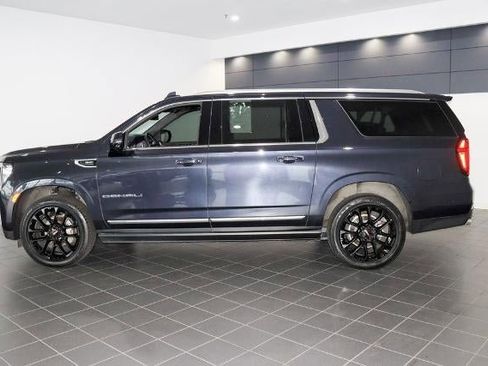 Used 2023 GMC Yukon XL Denali image 2
