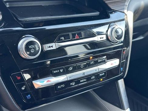 Used 2023 Ford Explorer Limited w/ Equipment Group 301A image 30