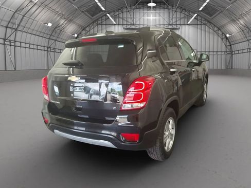 Used 2019 Chevrolet Trax LT w/ LT Convenience Package AWD/4WD image 3