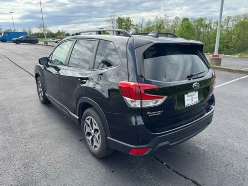 Used 2023 Subaru Forester Premium AWD/4WD image 5
