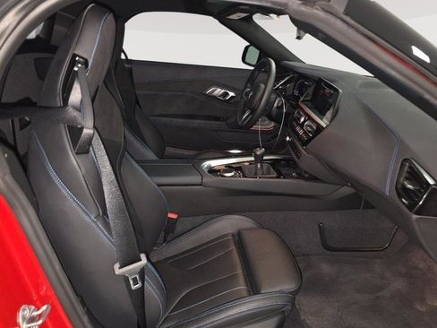 Used 2025 BMW Z4 M40i w/ Edition RWD image 5