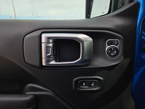 New 2026 Jeep Gladiator Sport AWD/4WD image 12